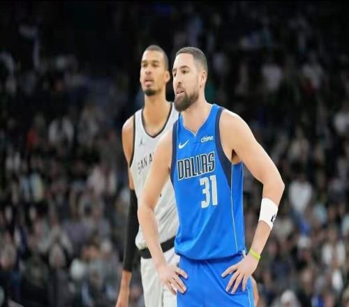 斯蒂芬卡斯?fàn)?0分12板12助NBA馬刺138125獨(dú)行俠