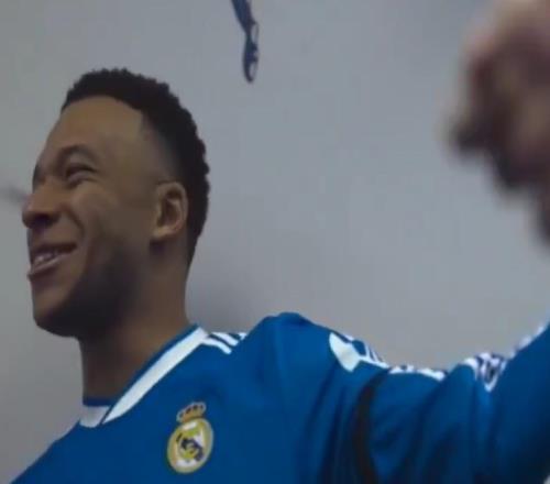 阿斯：姆巴佩向裁判討要越位解釋卻遭無(wú)視，諷刺對(duì)方“小丑”