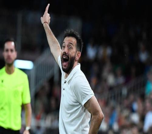 瓦倫主帥：卡雷拉斯進(jìn)球前推人犯規(guī)了，當(dāng)時(shí)就該吹停的