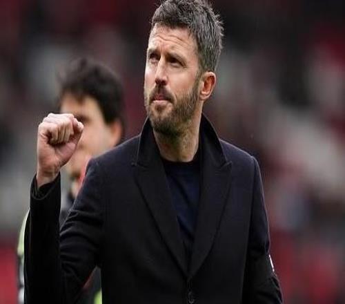 郵報(bào)：卡里克場上帶隊(duì)贏球場下謹(jǐn)言慎行，是阿莫林的完美對照