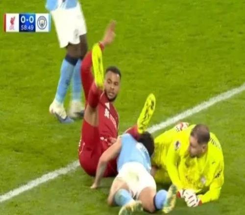 亞洲后衛(wèi)重傷離場！曼城擊敗利物浦背后驚魂一幕