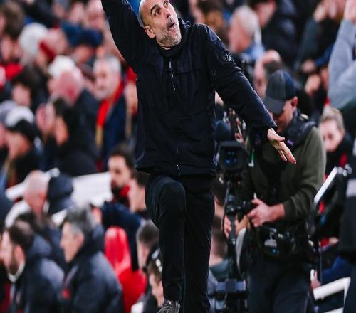 教練也能撲多納魯馬最后時刻上演神撲，瓜迪奧拉模仿其動作