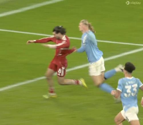 曼聯(lián)離歐冠又近一步，利物浦自殺式輸球輸人！卡里克安排加班備戰(zhàn)