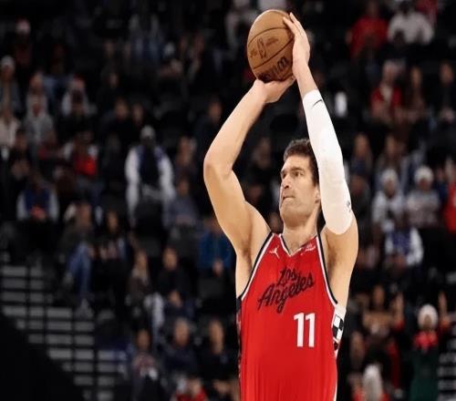 虐森林狼泰倫盧嗨了！贊4將防守，給予柯林斯肯定，小卡主動(dòng)擔(dān)責(zé)