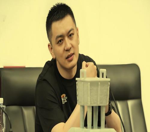 楊鳴絕對(duì)拎得清！該力挺毫不含糊，對(duì)于挑事的也毫不客氣予以回應(yīng)