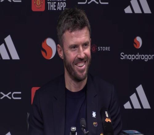 卡里克：有球迷等著理發(fā)這事兒是挺逗的，但我不會拿來動員