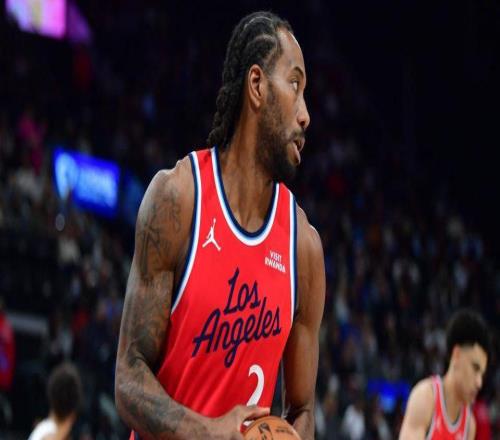 轟41+8+4斷，小卡連破紀(jì)錄兌現(xiàn)諾言！快船獲4大利好走出交易動蕩