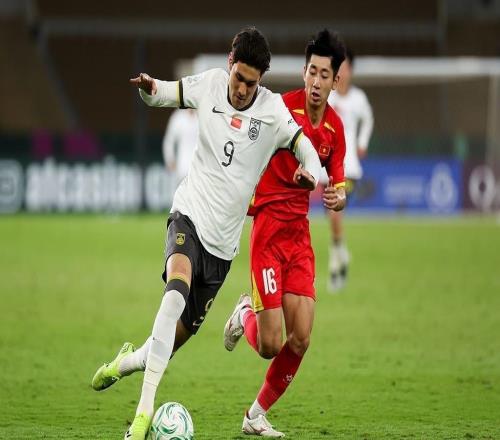 徐江：中超國內(nèi)標(biāo)王是楊希，成都為拜合拉木掏了600萬+100萬浮動