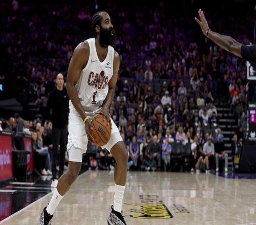 開心，交易完成后，詹姆斯哈登對洛杉磯快船隊(duì)贊不絕口