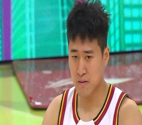 離譜！教練缺席、核心休戰(zhàn)，殘陣竟轟48分神跡