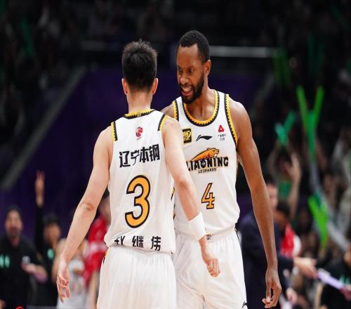 兩場拿38分！遼籃不該放走弗格楊鳴不后悔，兩點原因比不過上海