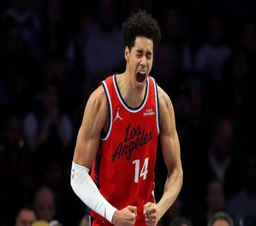 差的只是比賽經(jīng)驗(yàn)！快船內(nèi)線(xiàn)新秀還有不小的潛力可以挖掘