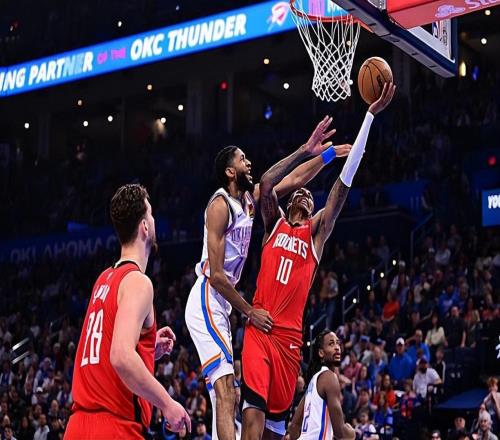 也是不容易！火箭鋒線新星面對雷霆在進攻端終于強硬了一把