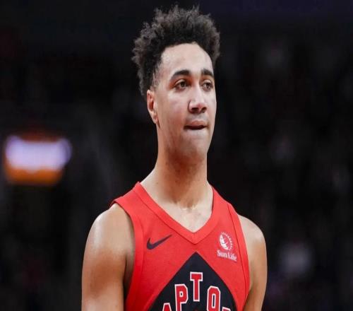 首秀驚艷！4投砸出10+10+1+1+1！他或許真被勇士耽擱了