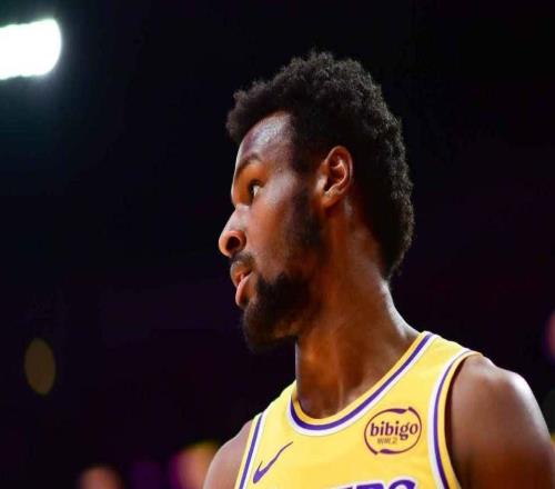 NBA交易截止日后，湖人對布朗尼詹姆斯進(jìn)行陣容調(diào)整