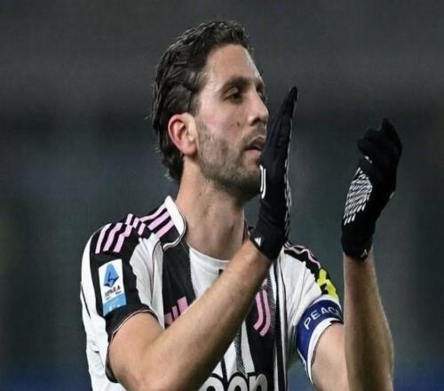 解圍失誤導(dǎo)致丟球，尤文隊長洛卡特利賽后在社交媒體上道歉