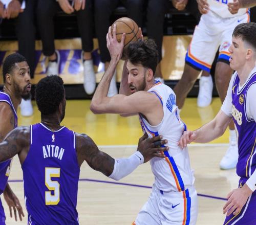 末節(jié)崩盤！詹姆斯空砍22+6+10！卡魯索打爆湖人，里夫斯未能救主