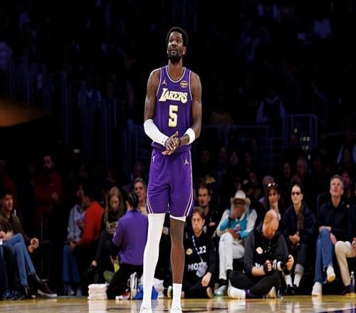 狀態(tài)依然沒(méi)有基本的起色，湖人先發(fā)中鋒的情況真是令人有些擔(dān)心