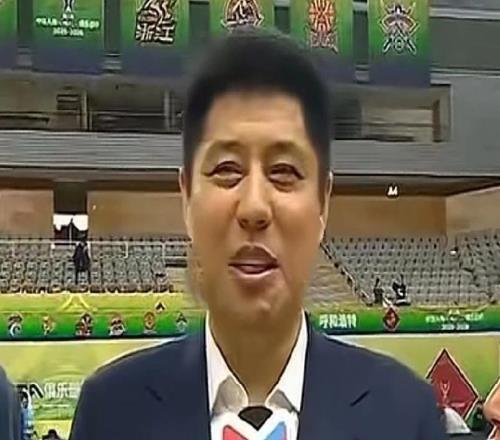 打臉潘江！籃協(xié)親自復(fù)盤(pán)疑案，漏吹1技術(shù)犯規(guī)，李慕豪伸腿不犯規(guī)