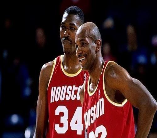 1984年選秀奧拉朱旺曾差點(diǎn)和喬丹做隊(duì)友大夢(mèng)+飛人會(huì)有多強(qiáng)