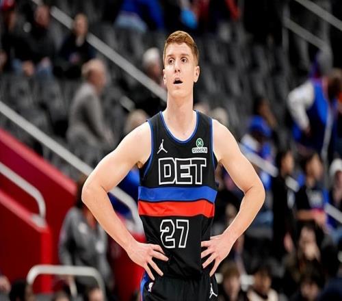 不會(huì)投三分的投手活塞側(cè)翼新援加盟3場(chǎng)都沒(méi)有命中1記三分