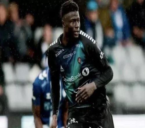 英媒：曼聯(lián)和切爾西關(guān)注19歲的岡比亞國腳后衛(wèi)塞迪金特