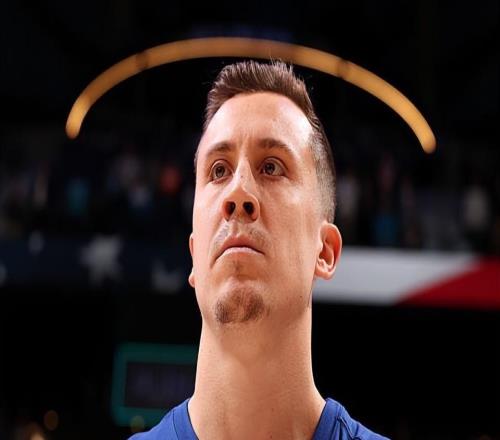 竟然是超值合同活塞強力投手在進攻端的功能看起來非常全面