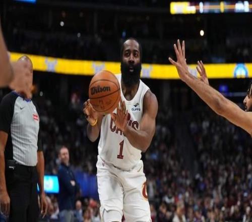 拉鋸戰(zhàn)！騎士落后11分展開反撲：米切爾轟18分4助，哈登8中3