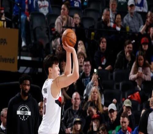 開拓者大勝76人！楊瀚森砍2分1板：虛晃上籃很精妙