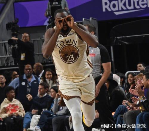 勇士17分逆轉(zhuǎn)！格林14+4全隊最低，湖人棄將真盡力，庫里興奮慶祝