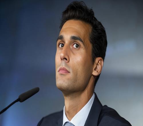 阿韋洛亞拿不到主力的信任，皇馬更衣室稱他只是“臨時(shí)主帥”