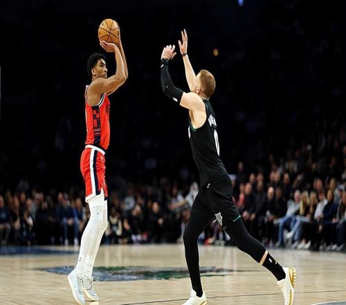 又一次拖了球隊的后腿！快船后場新星想要留在輪換陣容中并不容易