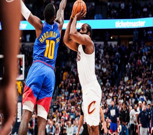 三分追平，哈登再現(xiàn)審判之投！騎士準(zhǔn)絕殺掘金，東部第一后場(chǎng)組合