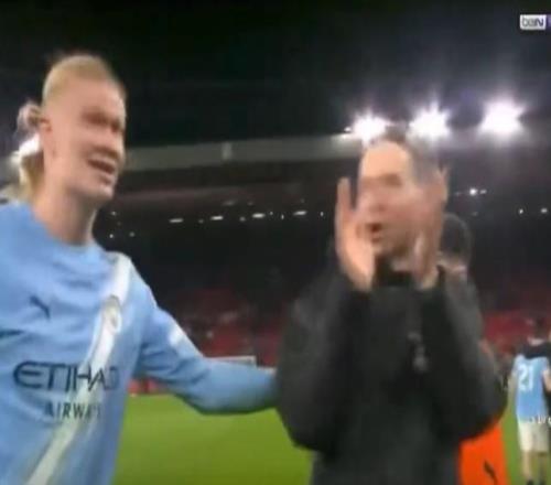 安菲爾德戰(zhàn)勝利物浦，哈蘭德和福登邀請林德斯加入慶祝