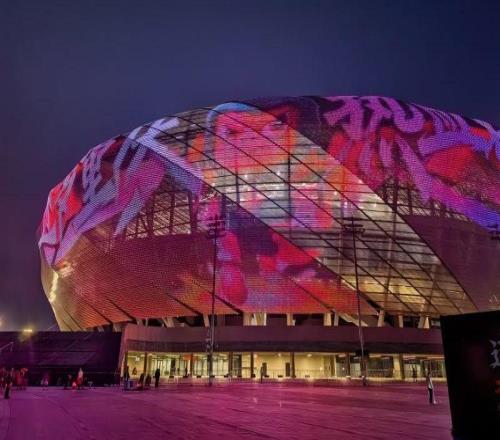 重慶銅梁龍中超新主場長啥樣更衣室內(nèi)可熱身，南看臺(tái)可容納萬人球迷方陣