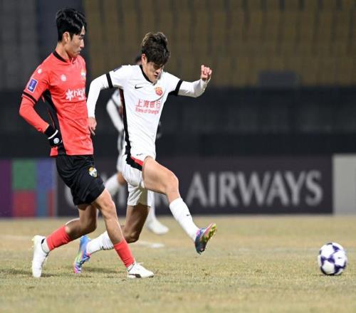 劉主任沒(méi)白租借8號(hào)高級(jí)貨！小孟踢中乙都困難一將不受光頭待見(jiàn)