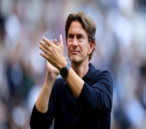 不像是職業(yè)教練熱刺排名第14戰(zhàn)績一瀉千里，弗蘭克被球迷狂噴