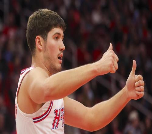 2場砍32分10助5斷+5記三分！火箭21歲射手回暖，不是首發(fā)勝似首發(fā)