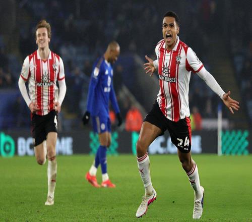 扣6分后前英超冠軍再遭暴擊30領(lǐng)先被連追4球+絕殺！或跌入英甲