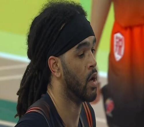 邱彪：主要贏在態(tài)度和幸運(yùn)，滿意新外援瓊斯的表現(xiàn)，但參考性有限