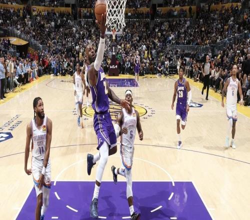 湖人110119輸雷霆！詹姆斯狂砍22+10創(chuàng)80年NBA紀(jì)錄