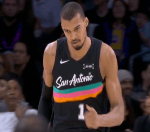 文班亞馬40+12馬刺痛宰湖人5連勝布朗尼12+6