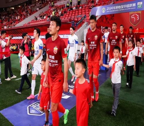 上港冠軍穩(wěn)了！又迎來大金主牽手上海銀行，武磊領(lǐng)銜亮相新戰(zhàn)袍
