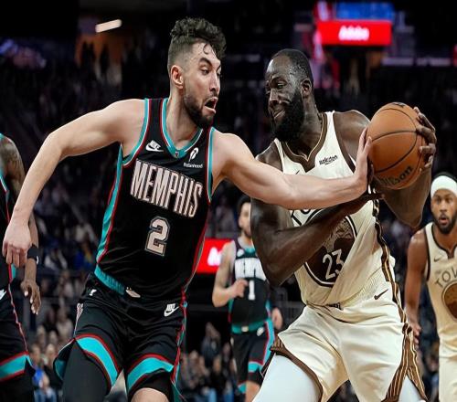 幸好最后時(shí)刻將他摁在了板凳上，否則勇士不可能逆轉(zhuǎn)比賽