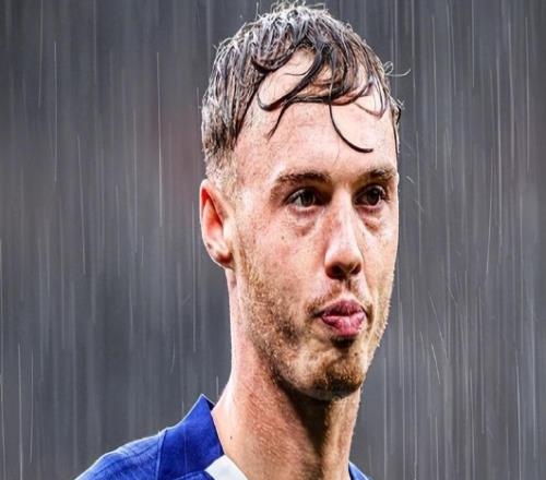 切爾西2球領(lǐng)先被利茲聯(lián)逼平，主帥換人失水準(zhǔn)，裁判判罰左右賽果