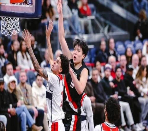 拓媒：楊瀚森在場(chǎng)上太笨拙，這樣很難在NBA生存