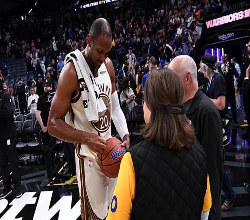 成為了球隊(duì)逆轉(zhuǎn)的關(guān)鍵人物，勇士內(nèi)線老將的狀態(tài)也開始復(fù)蘇了