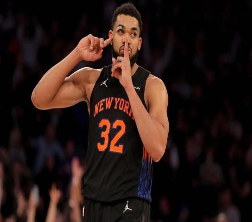 關(guān)鍵先生，尼克斯隊(duì)的卡爾安東尼唐斯關(guān)鍵罰球?qū)⒈荣愅先爰訒r(shí)