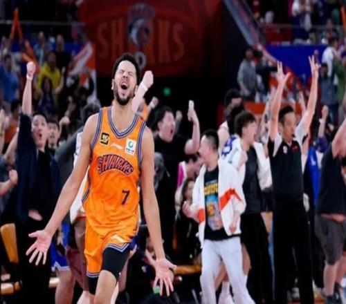 遼籃終于下狠手了！連簽兩大超級外援：楊鳴復(fù)出執(zhí)教指日可待了