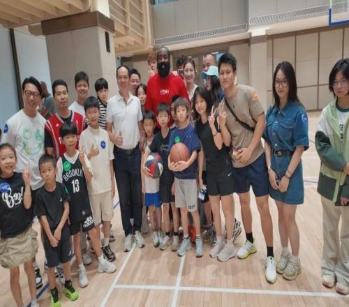哈登等NBA球星在廣州哪兒訓練霍英東集團的社區(qū)球場